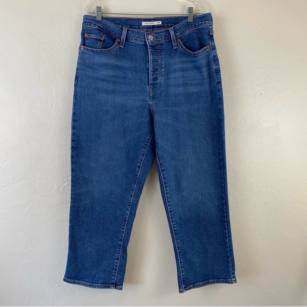Women’s NWT Levi’s Wedgie Straight Jeans - Picture 2 of 9